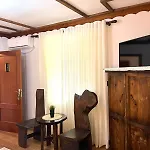 Forest House 3* Berat
