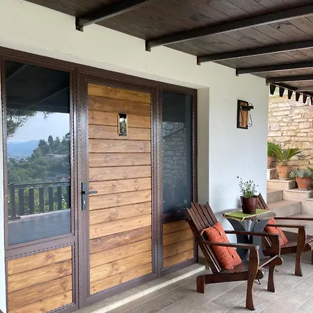 Πανσιόν Forest House 3*