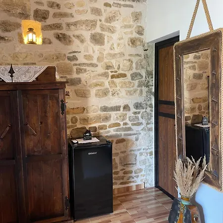 Forest House Penzion Berat