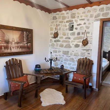 Forest House 3* Berat