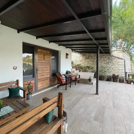 Pensión Forest House 3*