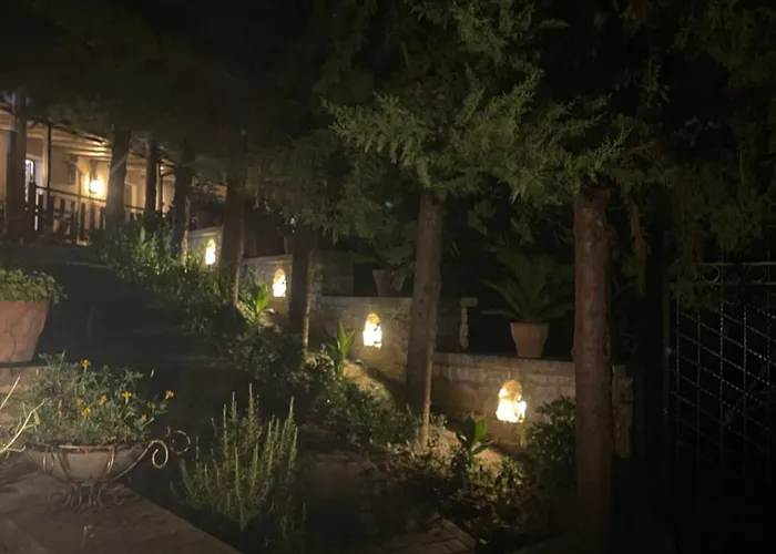 Forest House 3* بيرات