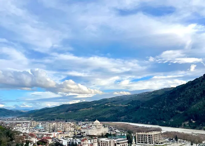 Forest House 3* بيرات