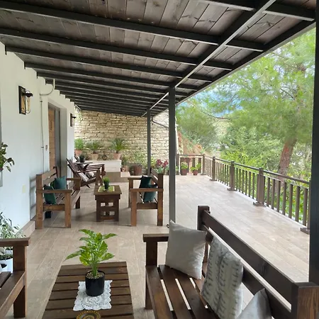 Forest House Berat